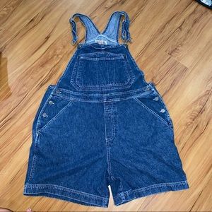 Overall shorts